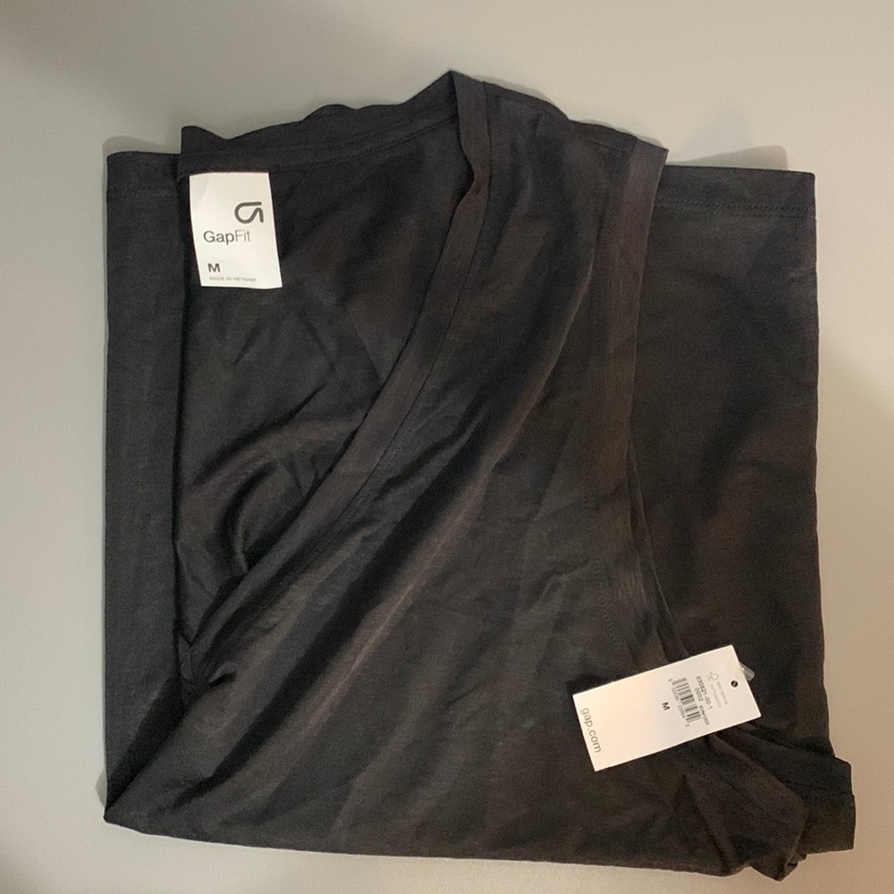 Gap Fit Tissue Tank V Neck BNWT